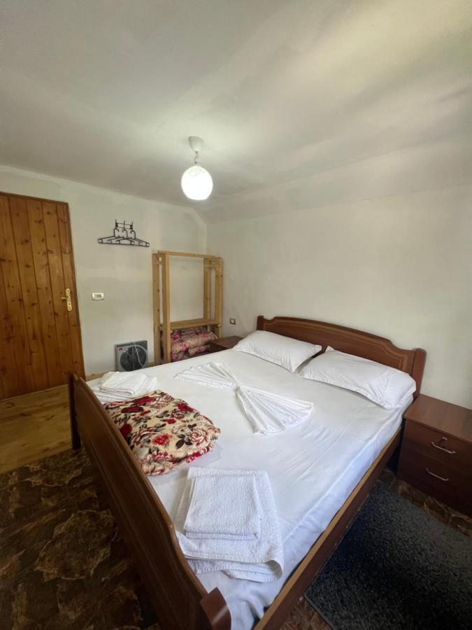 Guest House Gjelaj Тети Экстерьер фото