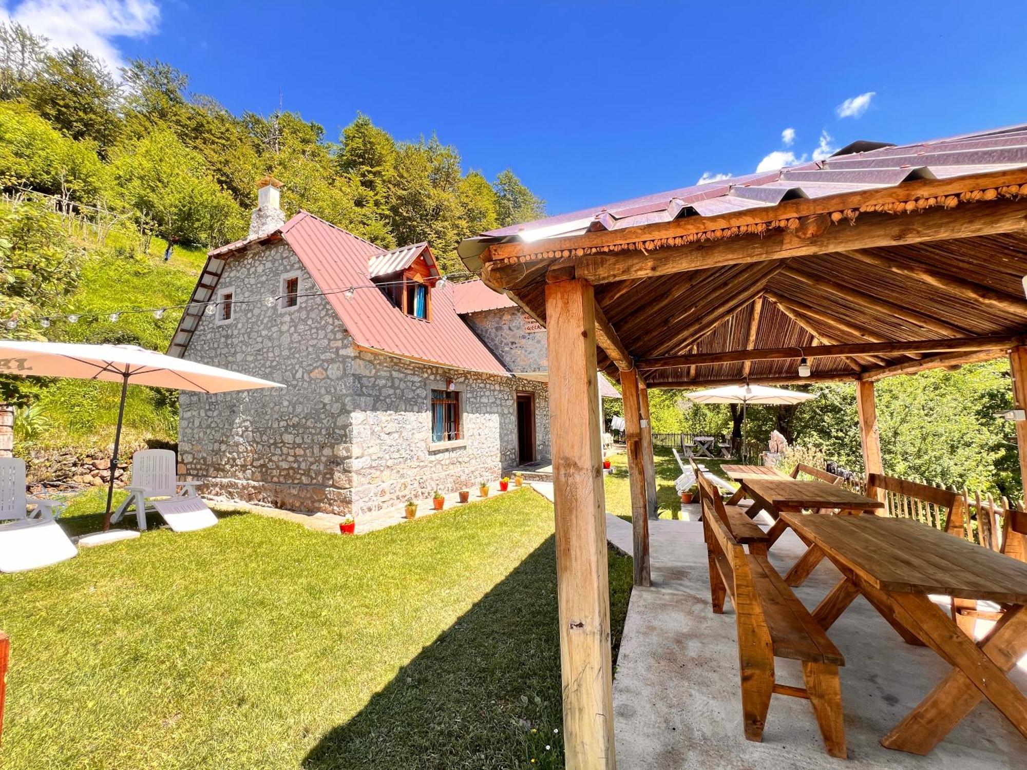 Guest House Gjelaj Тети Экстерьер фото